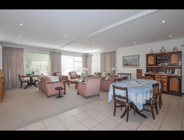 6 BEDROOM HOUSE FOR SALE IN WELGEMOED